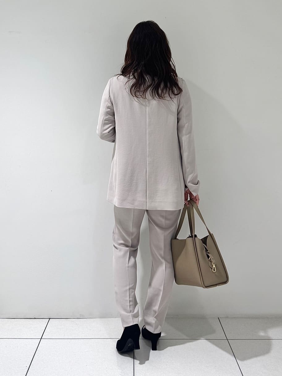 そんさんの「INDIVI｜【洗える／多機能／SETUP可】着る日傘ダブルジャケット」を使ったコーディネート