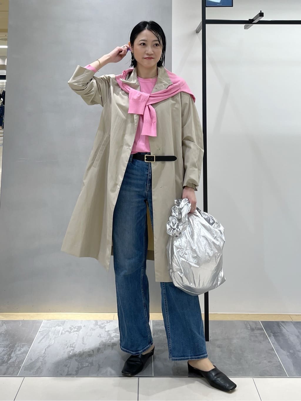 shihoさんの「INDIVI｜【洗える／アンサンブル可能】シンプルデザインニット」を使ったコーディネート
