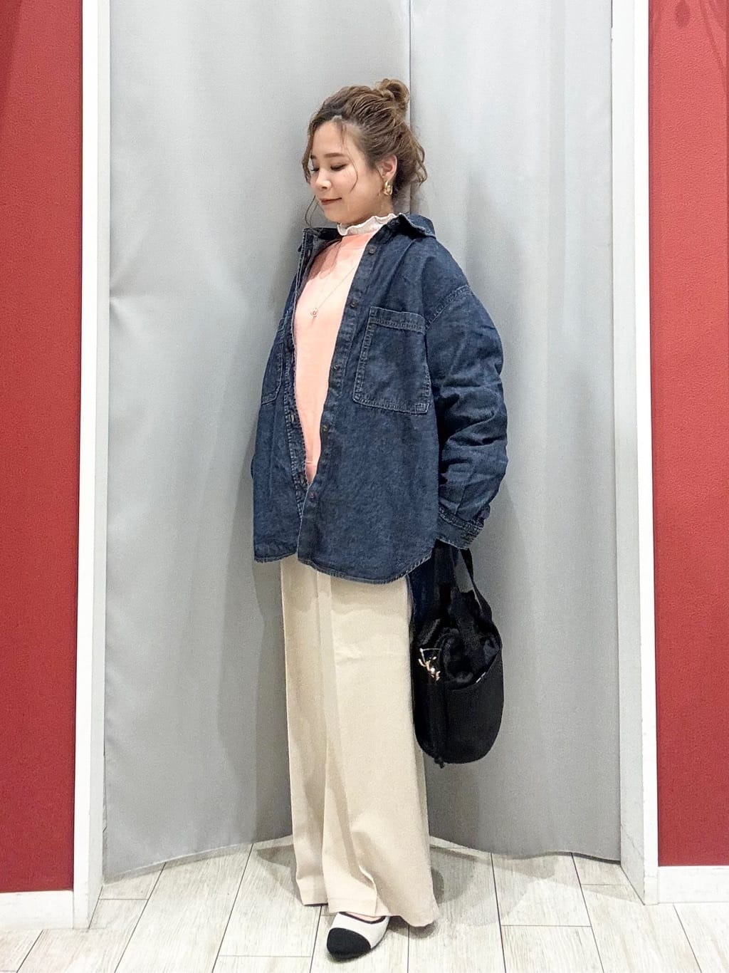 shioさんの「SHOO･LA･RUE｜【着丈選べる/S-LL】センタープレスできちんと見え イージーワイドパンツ」を使ったコーディネート