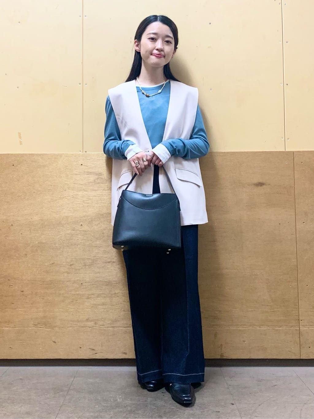 sahoさんの「THE SHOP TK｜【通勤にもカジュアルにも】CAVIAN ジレ/セットアップ可」を使ったコーディネート
