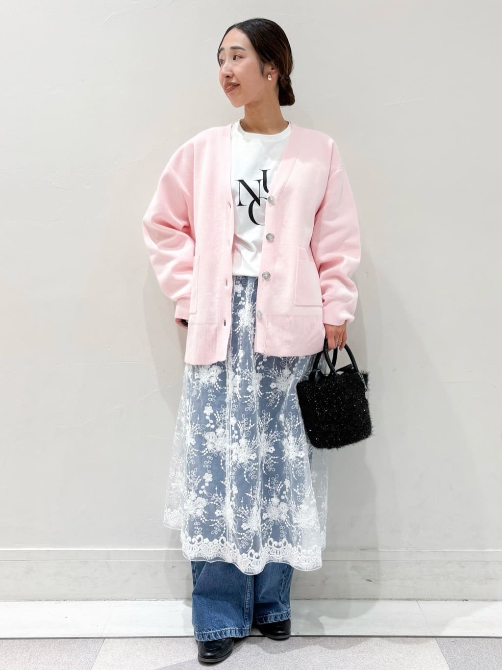 ちえさんの「OPAQUE.CLIP｜リラクシーロゴプリントTシャツ【洗濯機OK】」を使ったコーディネート