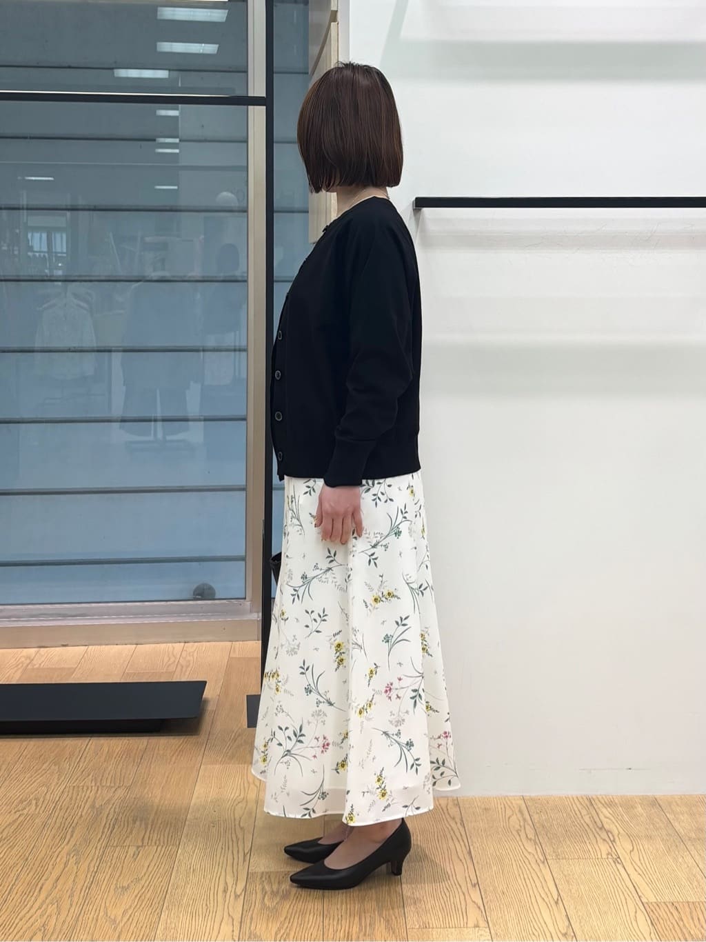 asamiさんの「INDIVI｜【洗える／アンサンブル可能】シンプルデザインニット」を使ったコーディネート