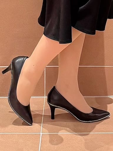 すみれさんの「ESPERANZA｜【12時間パンプス】約7.5㎝　歩きやすくて疲れにくい」を使ったコーディネート