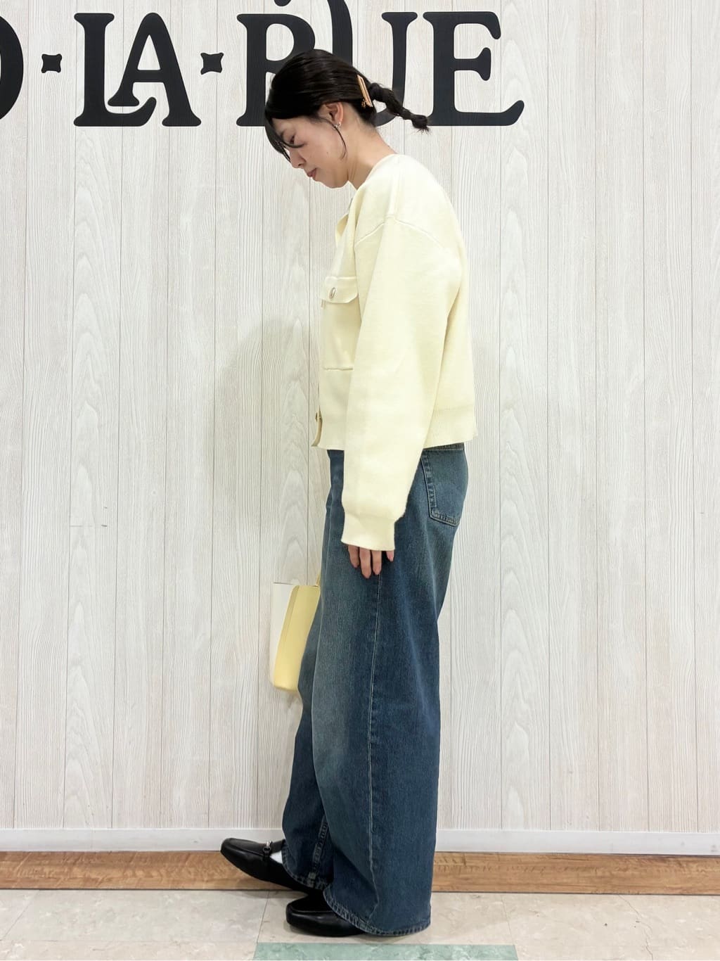 shiiさんの「SHOO･LA･RUE｜【洗濯機可/S-LL】1枚でも羽織りでも 華やか上品カーデ」を使ったコーディネート
