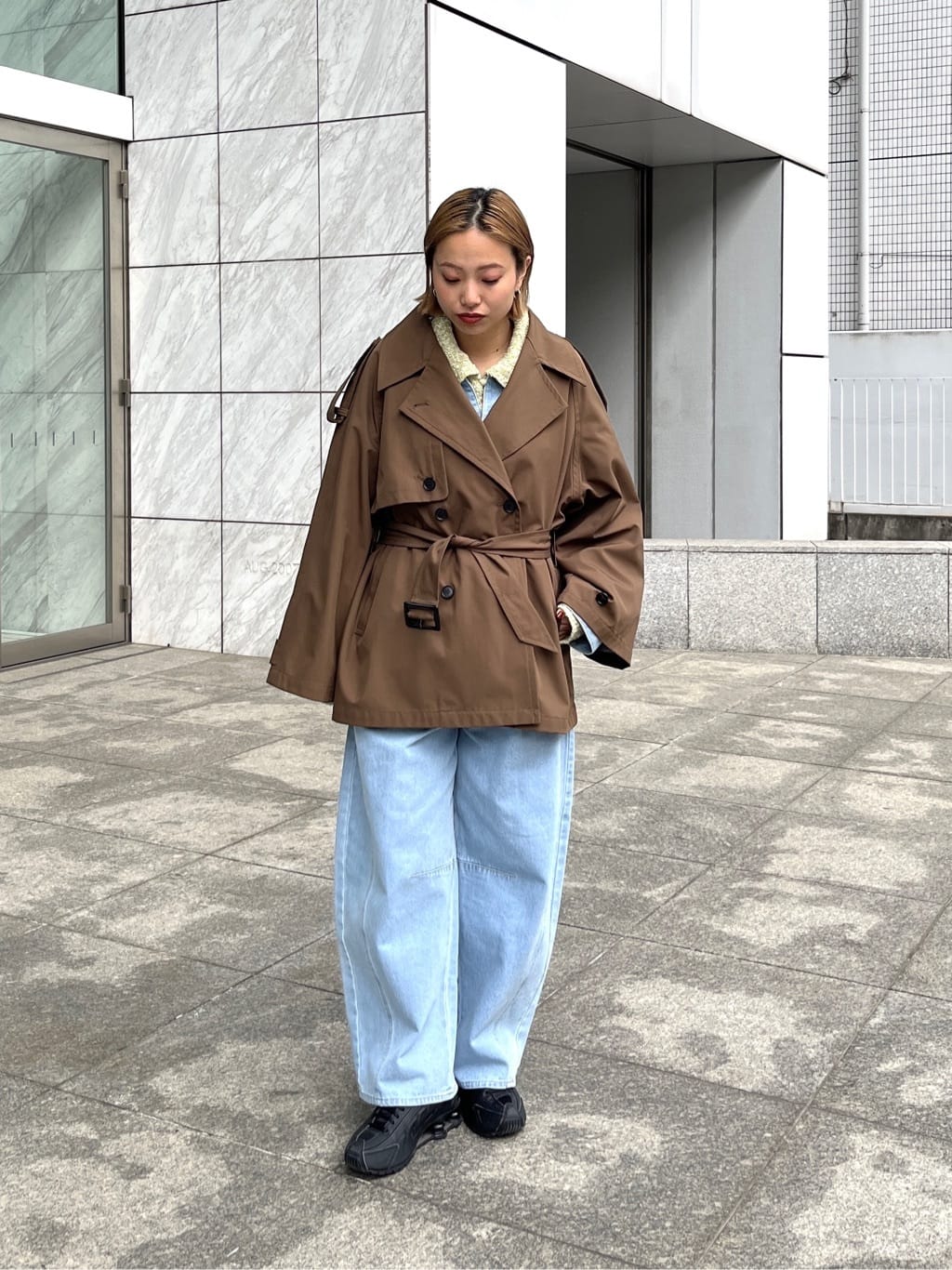 Harukaさんの「INDIVI｜【撥水】ボンディングショートトレンチ」を使ったコーディネート