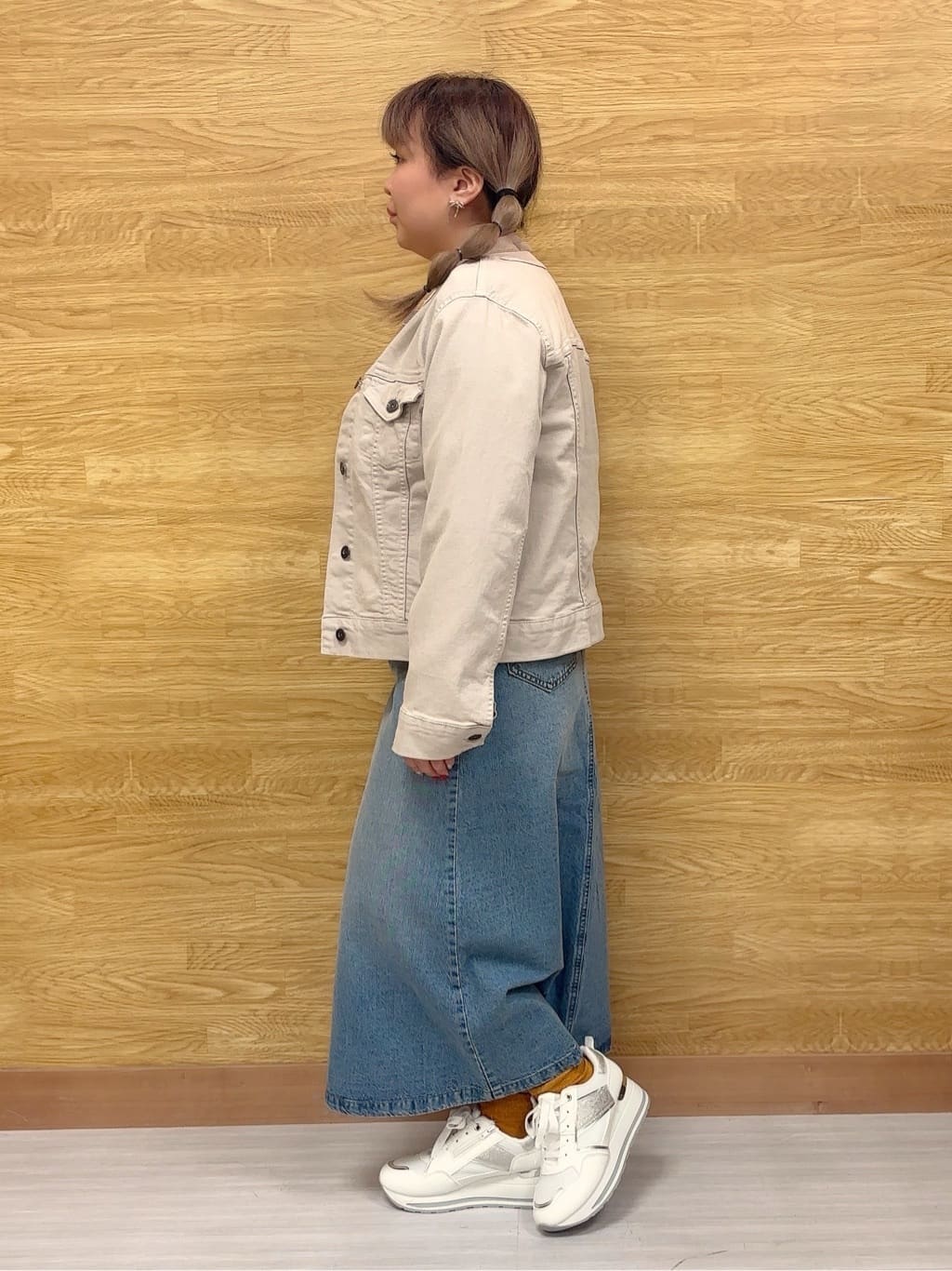 ぁむさんの「SHOO･LA･RUE｜【洗濯機可/S-LL】コーデの主役になる ロゴアソート 裏毛スウェット」を使ったコーディネート