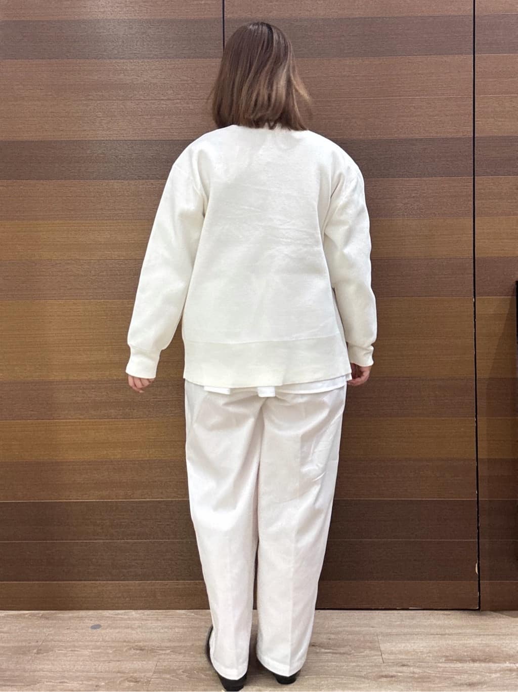 yumeさんの「OPAQUE.CLIP｜《ツインセット》ワイドニット&times;裾フレアタンクトップ【洗濯機OK】」を使ったコーディネート