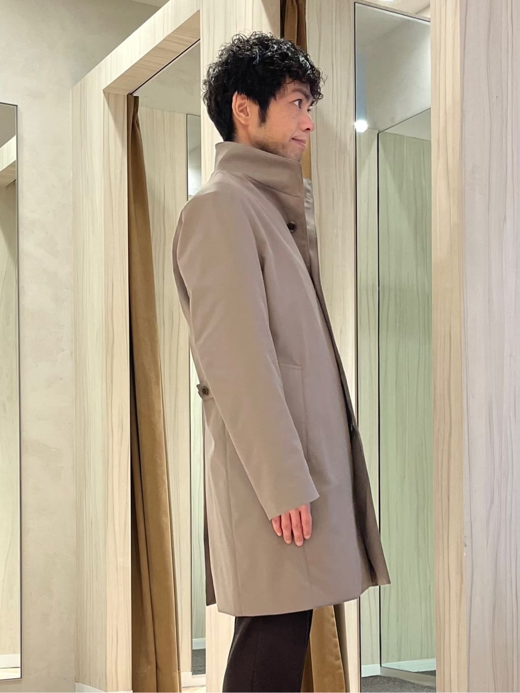 URAさんの「TAKEO KIKUCHI｜撥水ツイル スタンドカラー コート」を使ったコーディネート