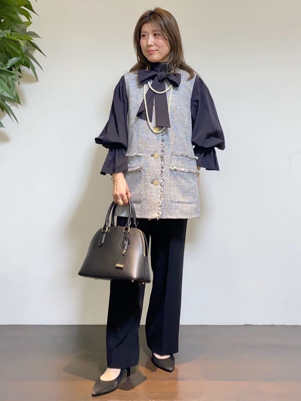 tomoさんの「UNTITLED｜【オンオフ使える】スラブツイード ジレ」を使ったコーディネート