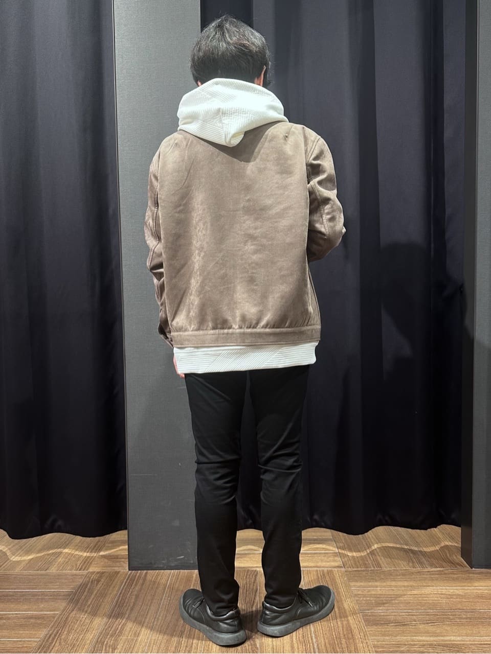 tomoyaさんの「THE SHOP TK｜【さりげない表情が、品よく映える。】ふくれジャカードパーカ」を使ったコーディネート