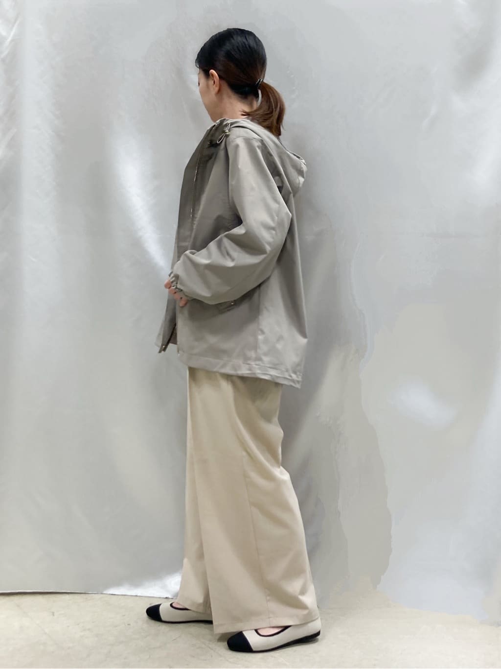 thさんの「SHOO･LA･RUE｜【NEW/22.5㎝-24.5㎝】洗えてサラサラ ニットパンプス」を使ったコーディネート