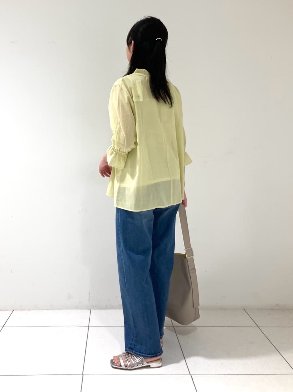 momokoさんの「INDIVI｜【洗える/コットン】ピンタックシアーブラウス」を使ったコーディネート