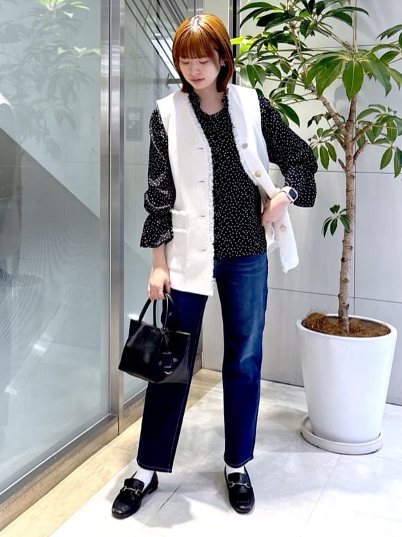 yukaさんの「UNTITLED｜【オンオフ使える】スラブツイード ジレ」を使ったコーディネート