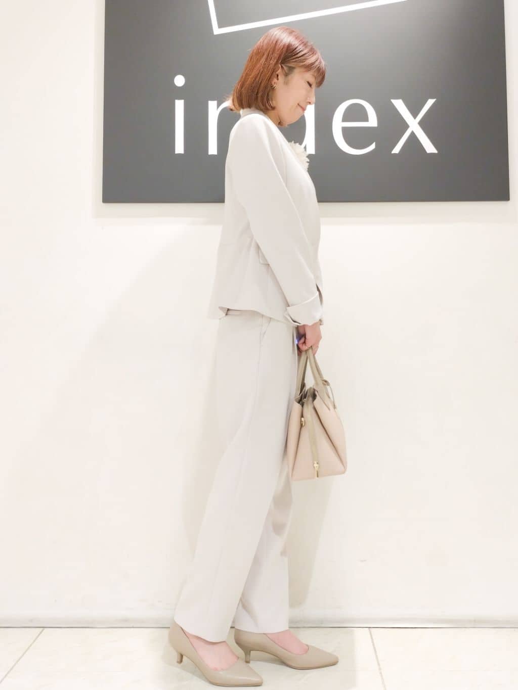 n.さんの「index｜ストレッチテーパードパンツ／セットアップ可【洗濯機OK／防シワ／イージーアイロン】」を使ったコーディネート