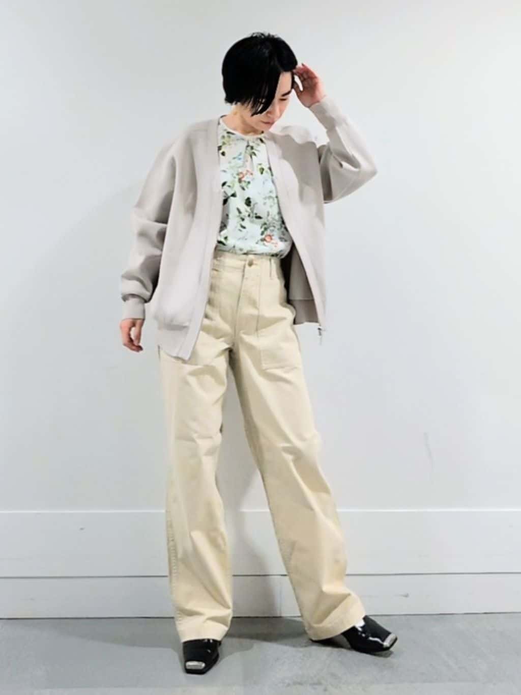 ミズタさんの「UNTITLED｜◆【軽羽織り/セットアップ可】ジップアップニットカーディガン」を使ったコーディネート