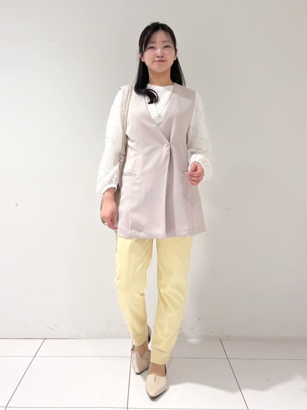 momokoさんの「INDIVI｜【洗える／多機能／SETUP可】着る日傘ジレジャケット」を使ったコーディネート