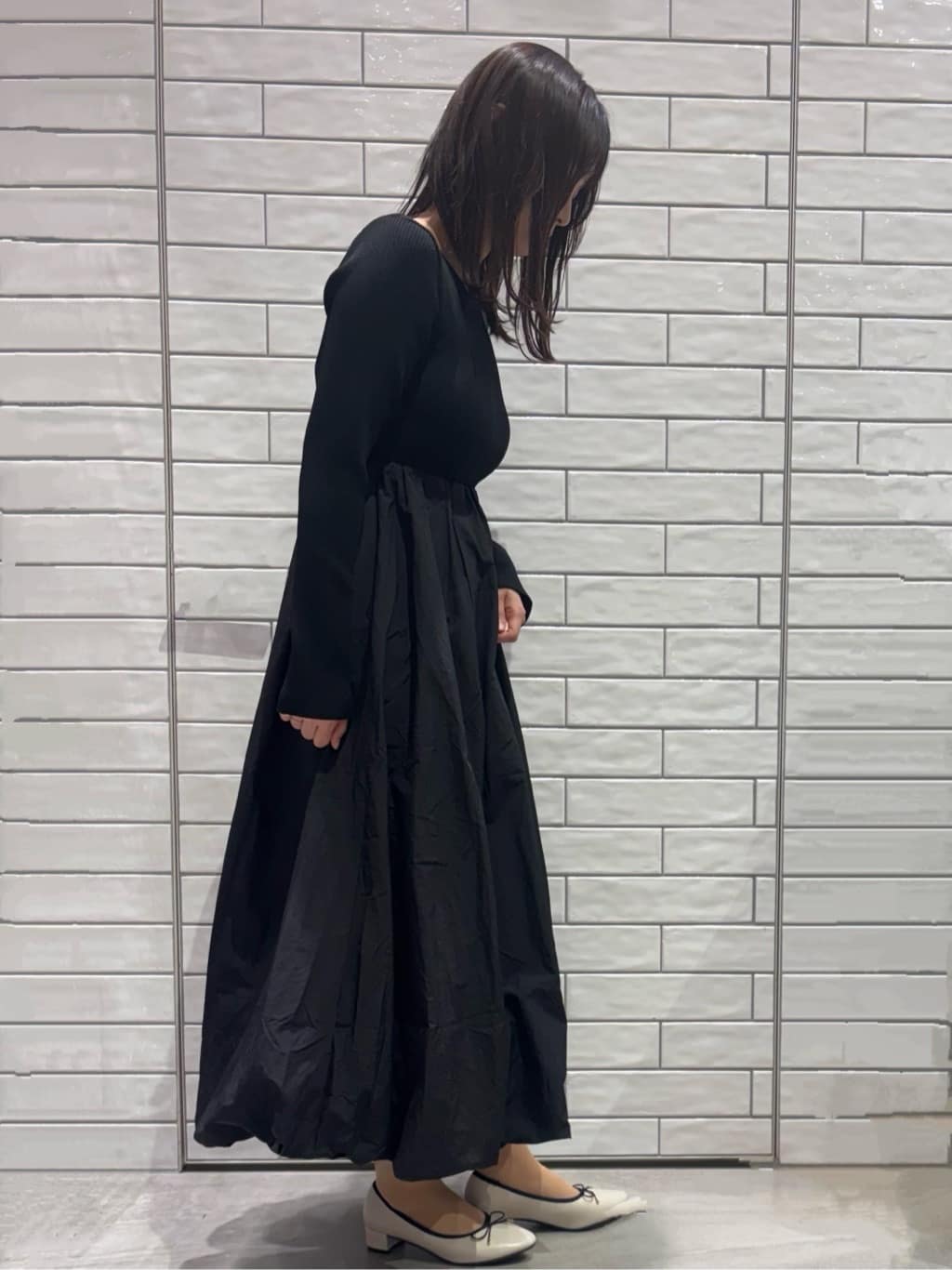 ranさんの「OPAQUE.CLIP｜ドッキングバルーンロングフレアワンピース【洗濯機OK】」を使ったコーディネート