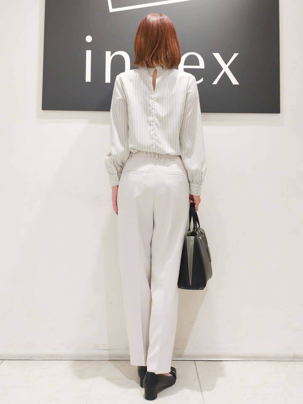 n.さんの「index｜ストレッチテーパードパンツ／セットアップ可【洗濯機OK／防シワ／イージーアイロン】」を使ったコーディネート