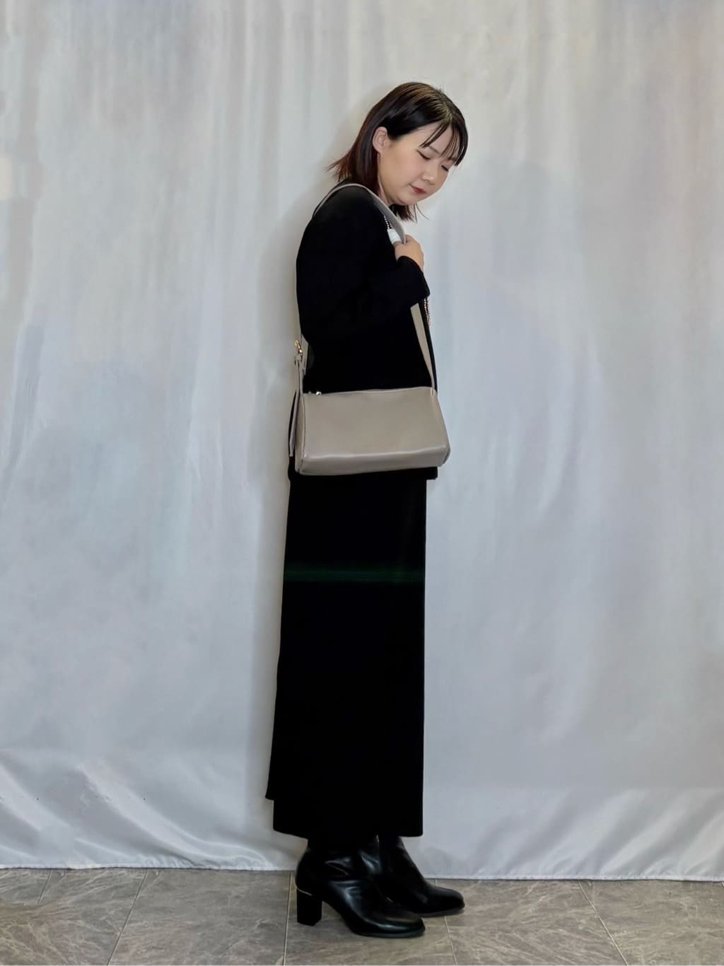 ネリさんの「SHOO･LA･RUE｜【洗濯機可/セットアップ可/毛玉になりにくい】心地よく穿ける ニットナロースカート」を使ったコーディネート