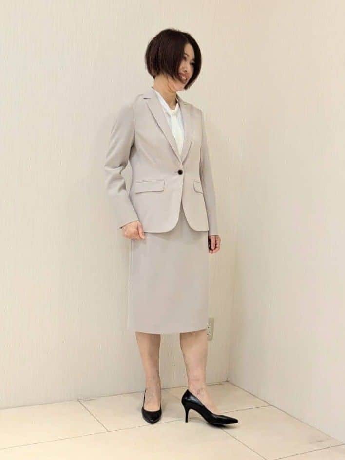 u-macoさんの「UNTITLED｜◆【通勤/インナーブラウス】幾何柄ボウタイブラウス」を使ったコーディネート