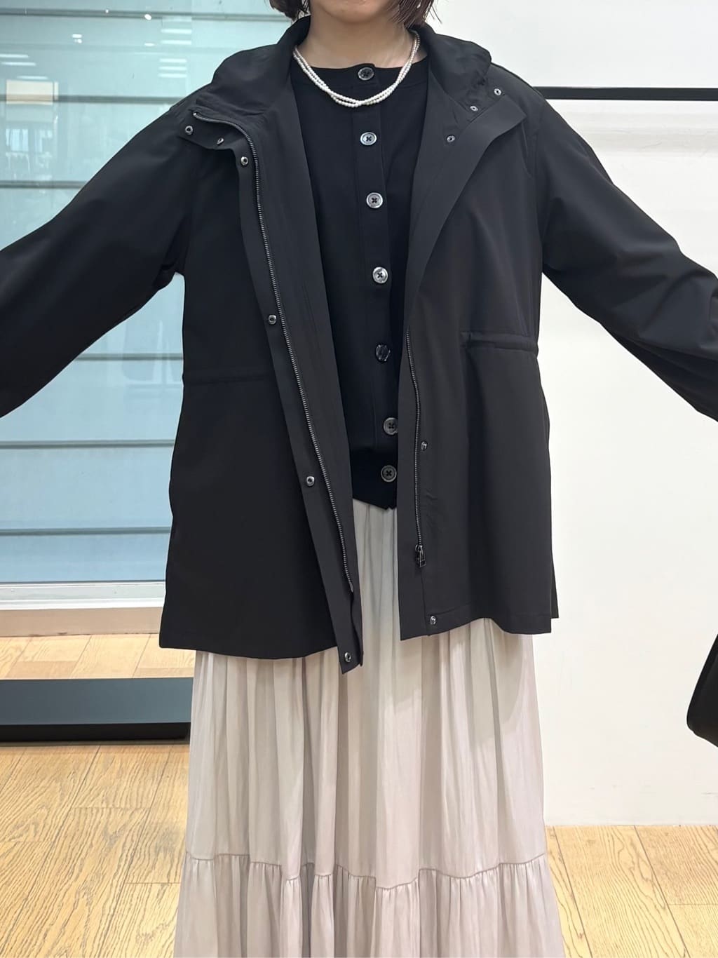 asamiさんの「INDIVI｜【洗える／前後2WAY／アンサンブル可能】ドルマンスリーブカーディガン」を使ったコーディネート