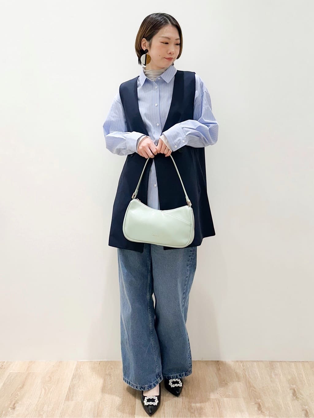 yurieさんの「OPAQUE.CLIP｜《通勤対応》Vネックミドルジレ【洗濯機OK】」を使ったコーディネート