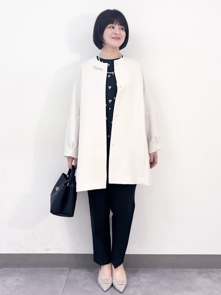 misaさんの「OPAQUE.CLIP｜フラワー刺繍ペプラムブラウス【洗濯機OK】」を使ったコーディネート