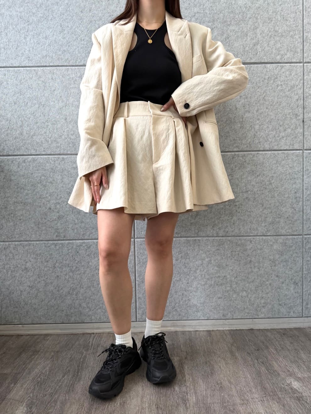 kanamiさんの「CODE A｜arc tailored jacket」を使ったコーディネート