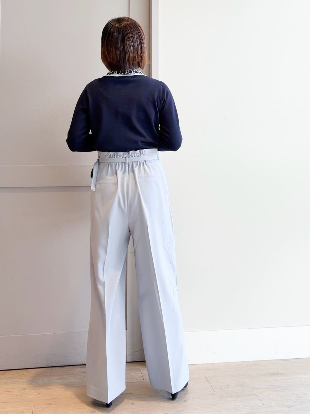 yamakoさんの「grove｜【洗える/お仕事にも】ウエストすっきりベルト付ワイドパンツ」を使ったコーディネート