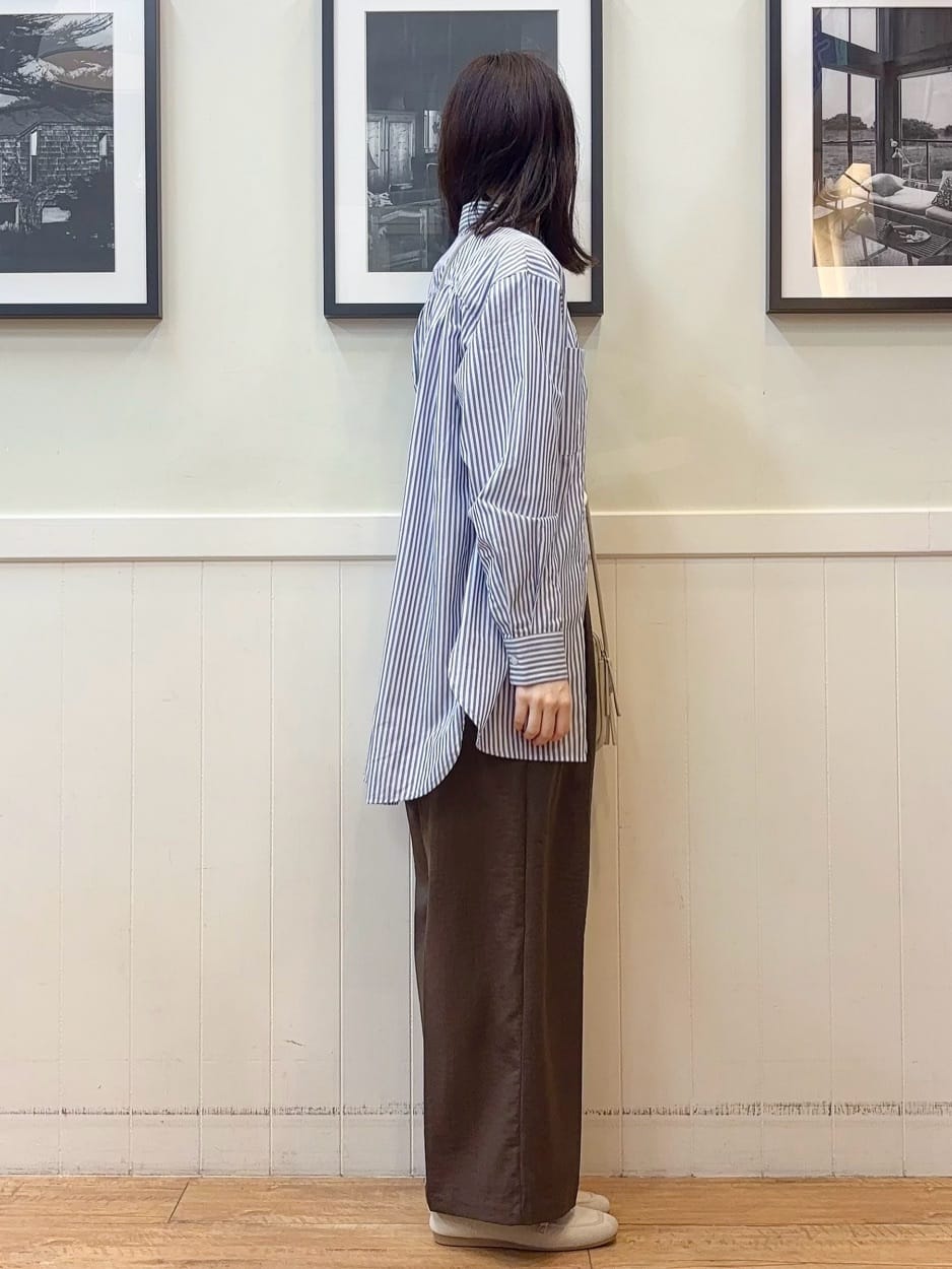 えぬさんの「SHOO･LA･RUE｜【UV/抗菌防臭/洗濯機可】小さめロゴの大人スムースロンT」を使ったコーディネート
