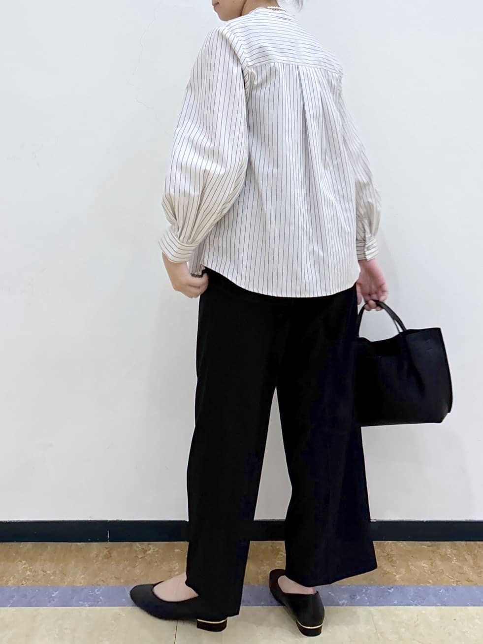 akariさんの「index｜フリルキーネックシャツ【洗濯機OK／イージーアイロン／防シワ】《XS～LL／7col》」を使ったコーディネート
