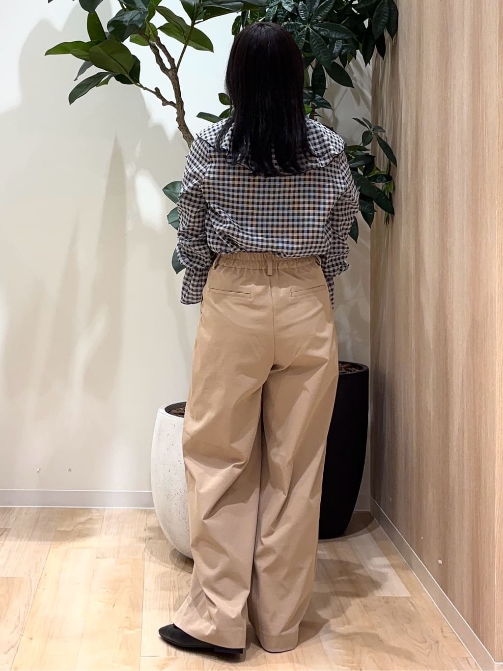 miraiさんの「grove｜高評価！大人の華やぎチェックフリルブラウス」を使ったコーディネート