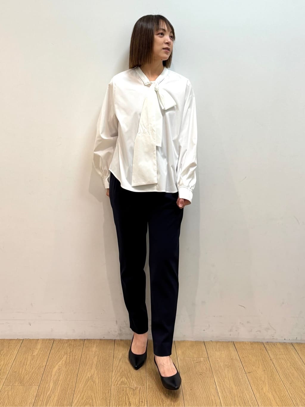 mikkoさんの「INDIVI｜【花粉付着防止／撥水／UVケア】名品トレンチコート」を使ったコーディネート