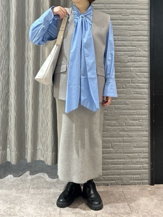 ga_riさんの「THE SHOP TK｜【通勤にもカジュアルにも】CAVIAN ジレ/セットアップ可」を使ったコーディネート
