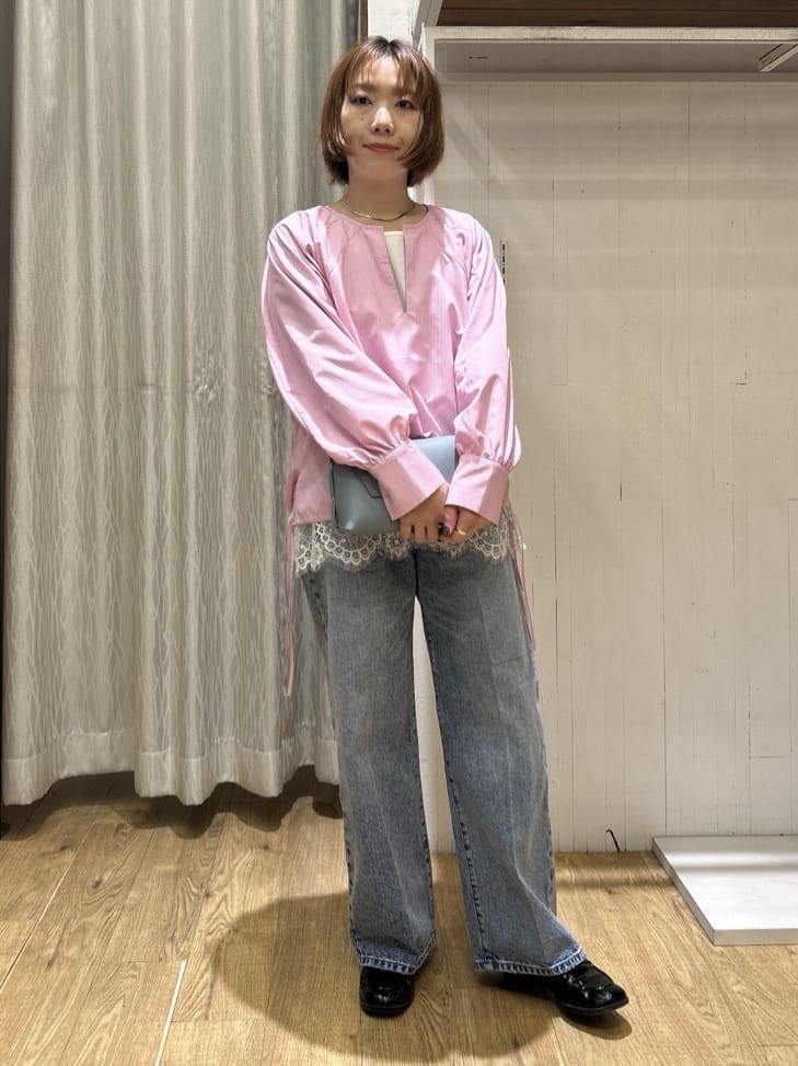 ga_riさんの「THE SHOP TK｜キーネックストライプドロストシャツブラウス」を使ったコーディネート