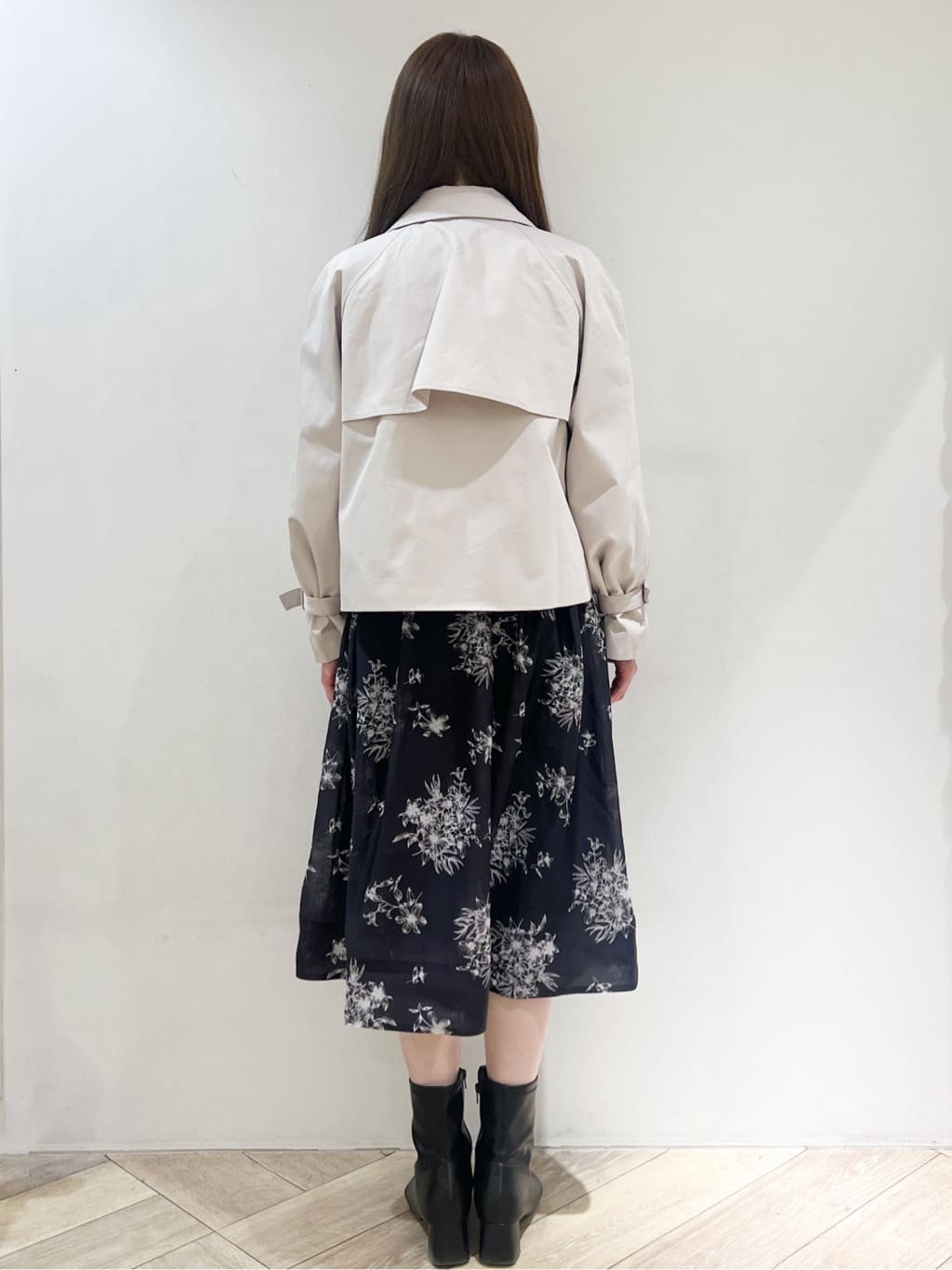 nanaさんの「index｜キャンディスリーブショートトレンチコート【洗濯機OK／撥水／防花粉】《5col》」を使ったコーディネート