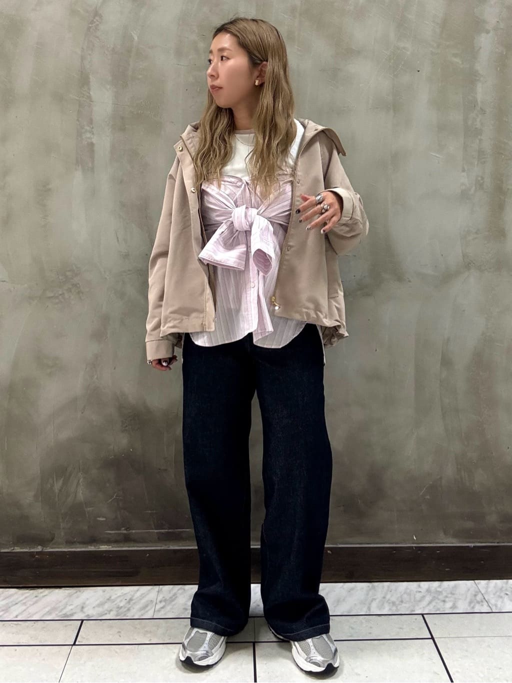minaさんの「grove｜【撥水】きれいめに着こなせるマウンテンパーカ」を使ったコーディネート