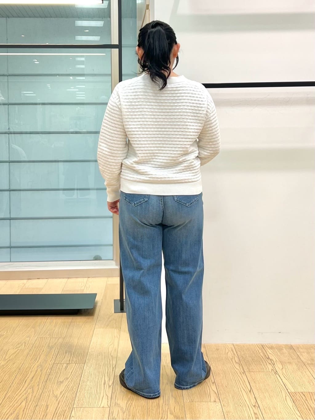 shimaさんの「INDIVI｜【花粉付着防止／撥水／UVケア】名品トレンチコート」を使ったコーディネート