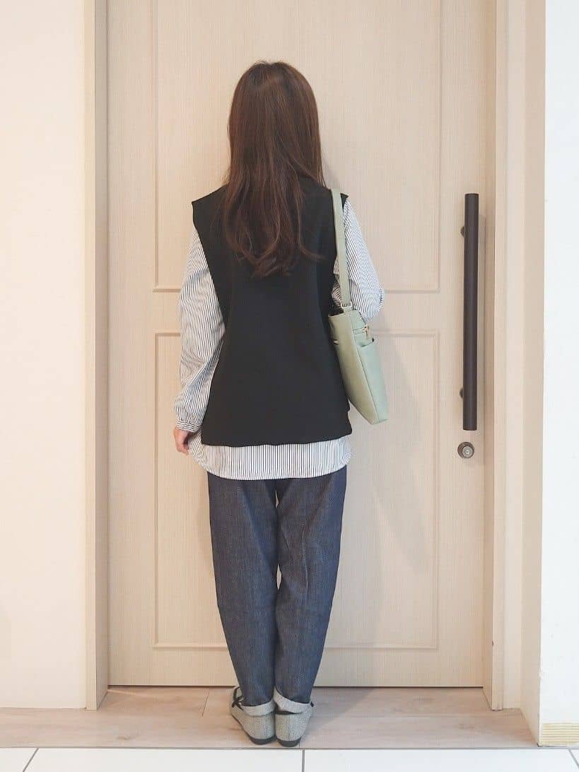 mi-saさんの「SHOO･LA･RUE｜【SHOO・LA・RUE DENIM】大人のきれいめカジュアルに デニムテーパードパンツ」を使ったコーディネート