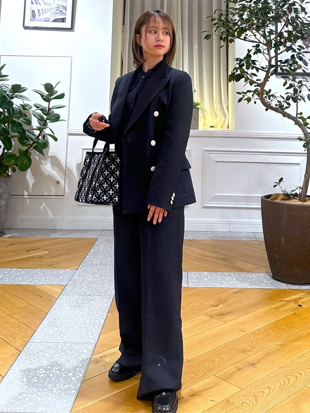 なべこさんの「DRESSTERIOR｜【セットアップ可】リネンブレンドダブルブレストジャケット」を使ったコーディネート