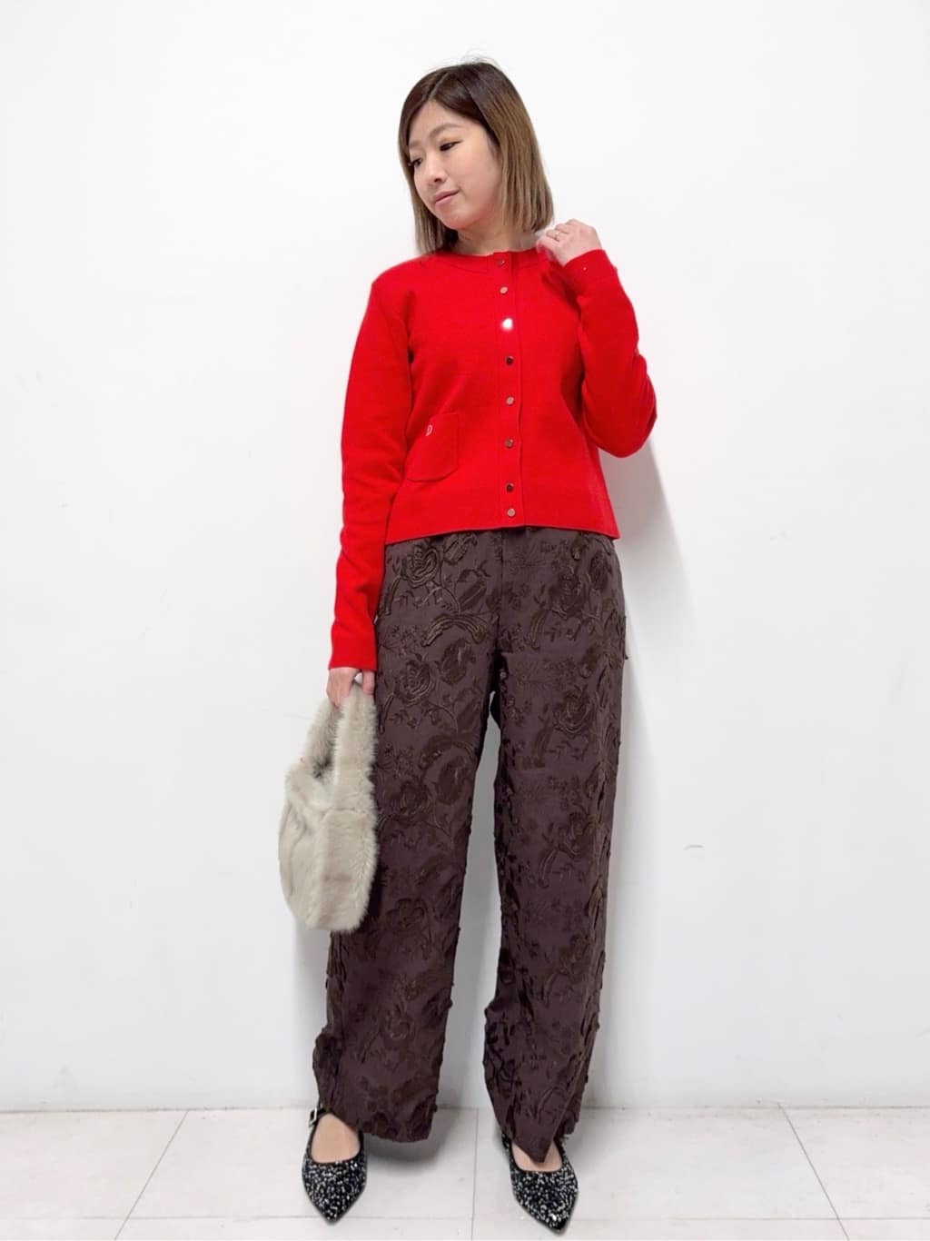 Nishijimaさんの「DRESSTERIOR｜【ウォッシャブル/ウエストゴム】コットンエンブロイダリー イージーパンツ」を使ったコーディネート