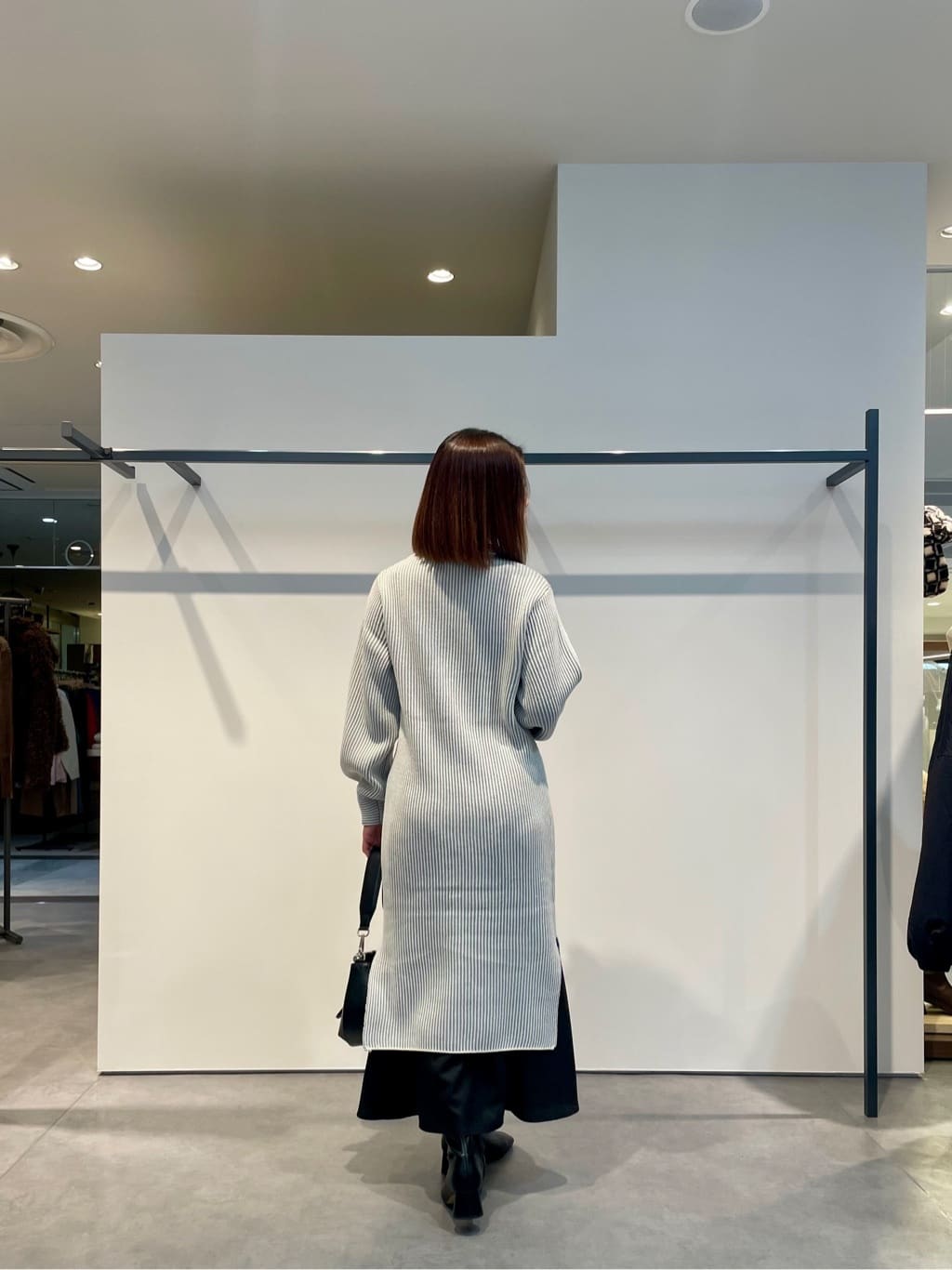 amiさんの「INDIVI｜スタンドネックニットワンピース」を使ったコーディネート