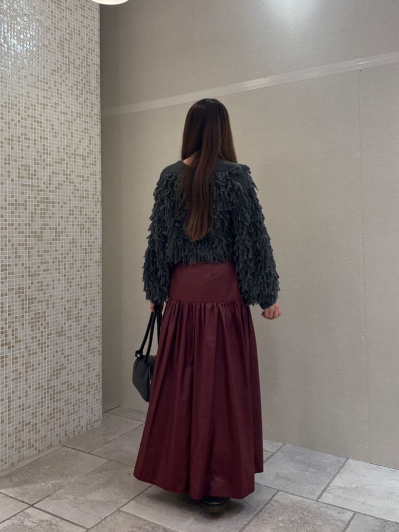 norimiさんの「INDIVI｜レザーライクマキシスカート」を使ったコーディネート