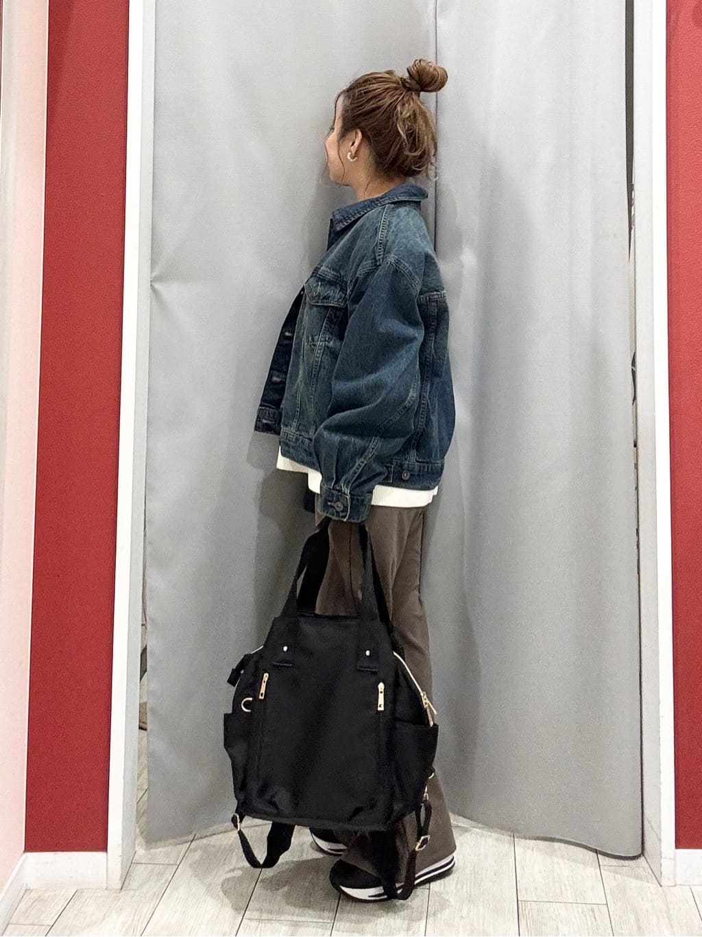 shioさんの「SHOO･LA･RUE｜【SHOO・LA・RUE DENIM】羽織るだけでこなれる　オーバーサイズデニムジャケット」を使ったコーディネート