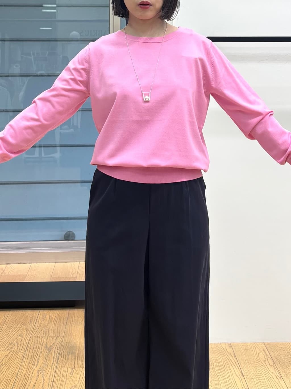 asamiさんの「INDIVI｜【洗える／アンサンブル可能】シンプルデザインニット」を使ったコーディネート