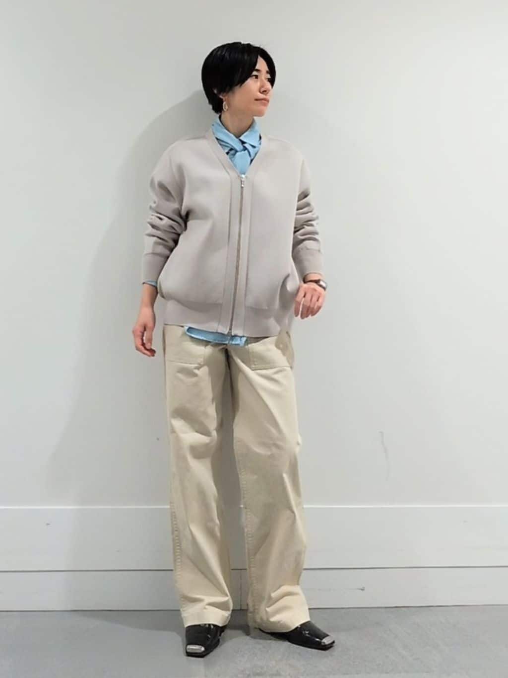 ミズタさんの「UNTITLED｜◆【軽羽織り/セットアップ可】ジップアップニットカーディガン」を使ったコーディネート