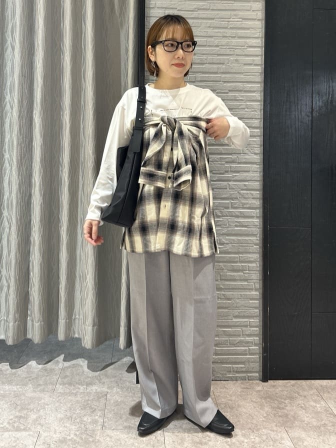 ga_riさんの「THE SHOP TK｜ロゴ箔プリントロンTee」を使ったコーディネート