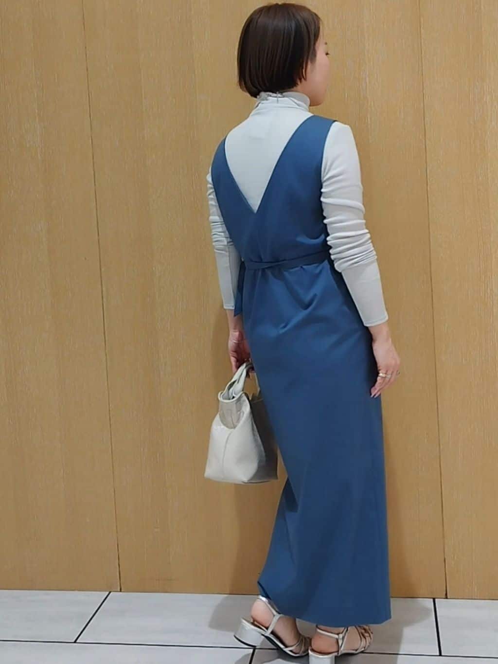 s u g iさんの「UNTITLED｜【洗える】スクエアネックジャンパースカート」を使ったコーディネート