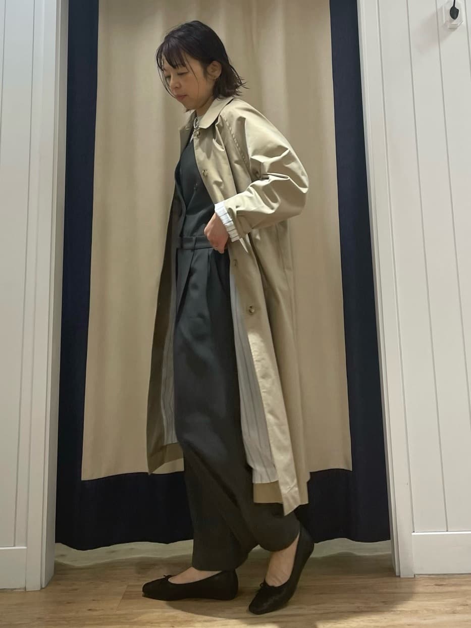ISOさんの「Dessin｜シャンブレースプリングコート」を使ったコーディネート