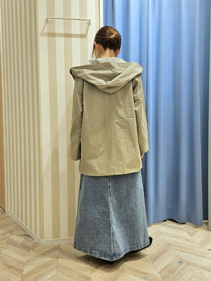 Ikumiさんの「SHOO･LA･RUE｜【防花粉/洗濯機可/S-LL】ゆったり着られる 大人のテントフーディージャケット」を使ったコーディネート